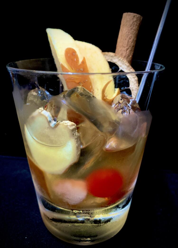 季節に応じたオリジナルカクテルも