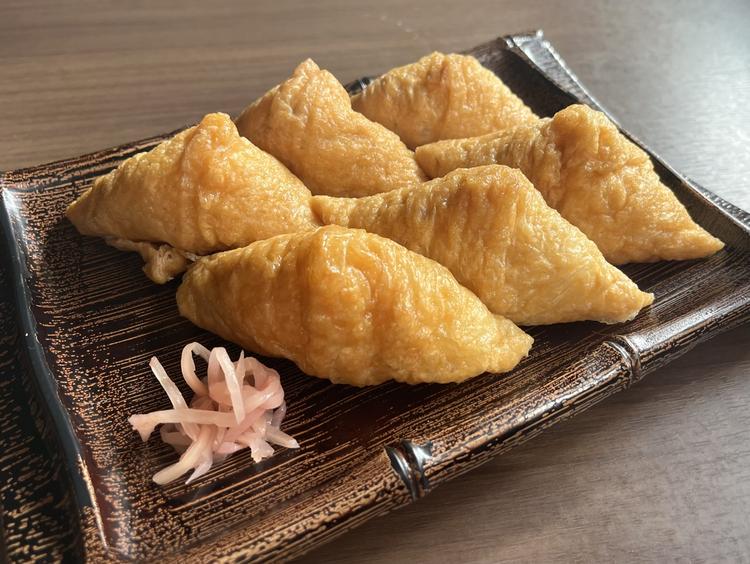 お稲荷さん名物　いなり寿司