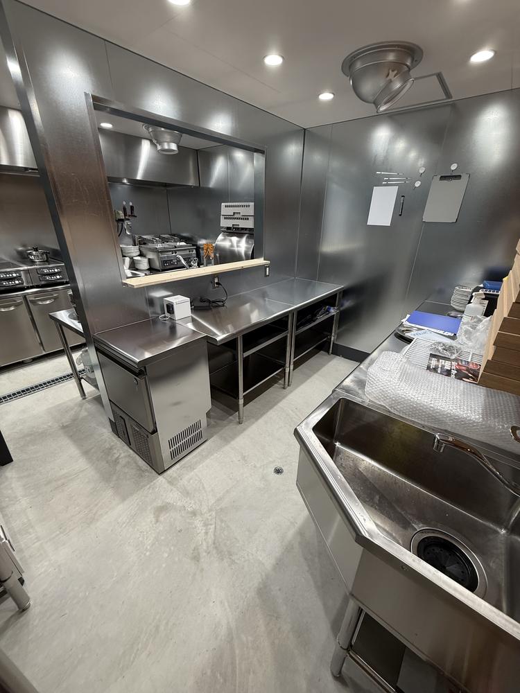 働きやすさを重視した広々としたキッチン