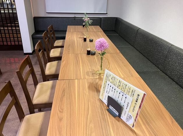 落ち着いた雰囲気の店内