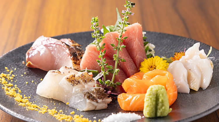 和食をベースに多彩な創作料理をご提供