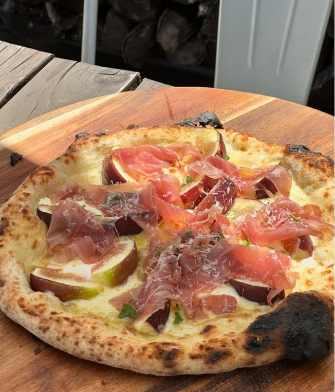 本格的な窯焼きピッツァ★
