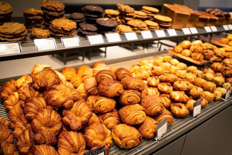 ベーカリー初の店舗ですが...