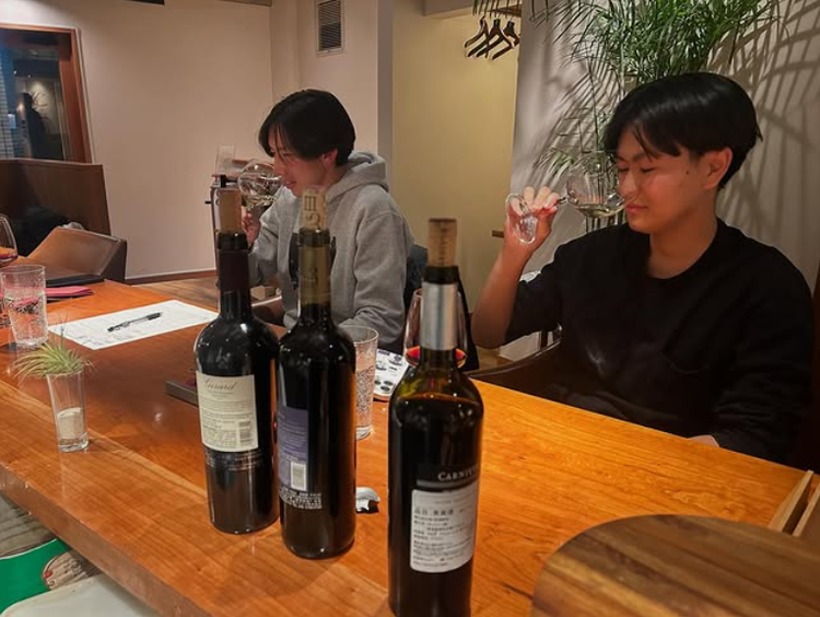 営業終わりのプチワイン講習🍷