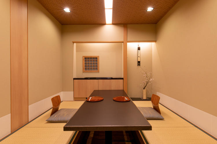 　２～４名様用のお部屋（掘りごたつ式）