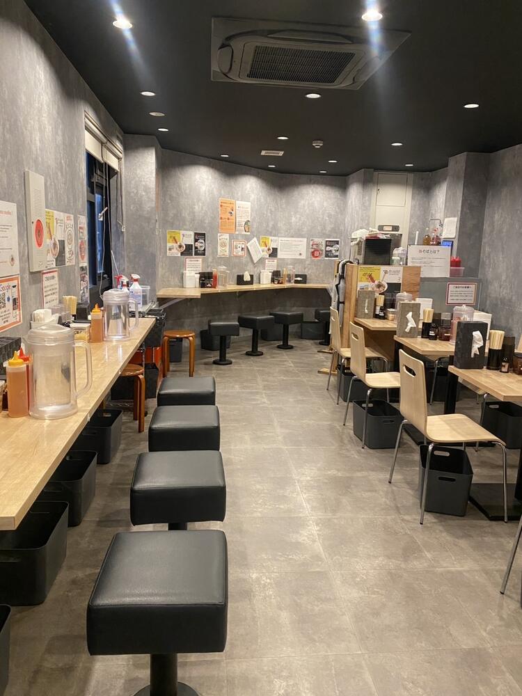 広々とした店内です