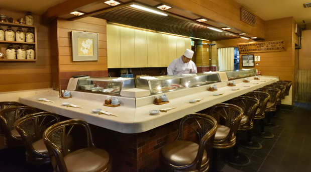 活気にあふれる店内