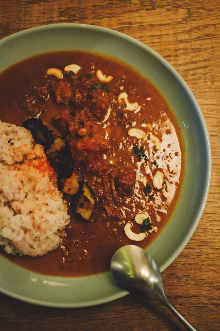 公園を見渡せる人気のお席