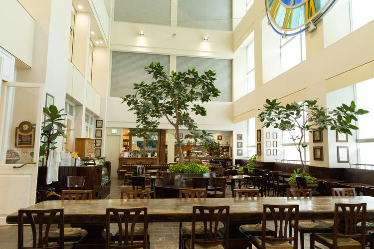 新宿高島屋店は吹き抜けの開放的な空間☆