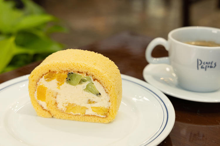 ケーキは全て店内で一から手作り