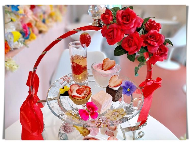 人気のアフタヌーンティーも提供！