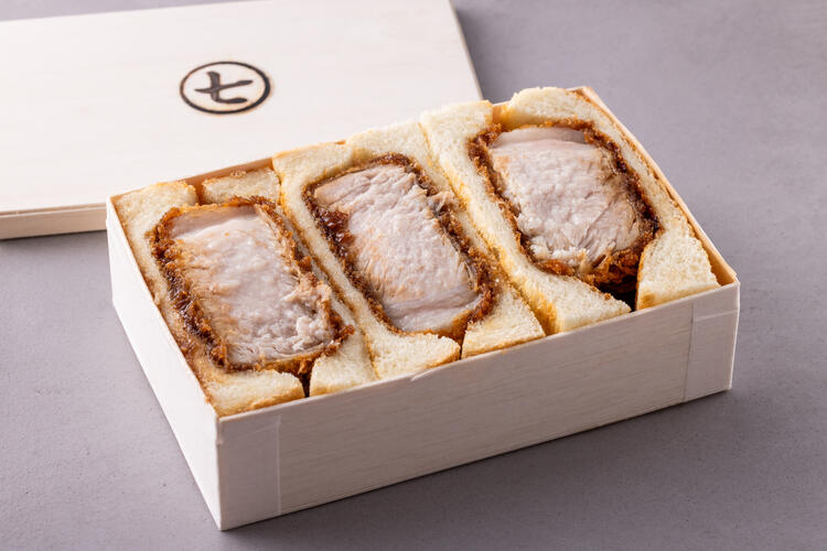 極厚で柔らかいとんかつ★