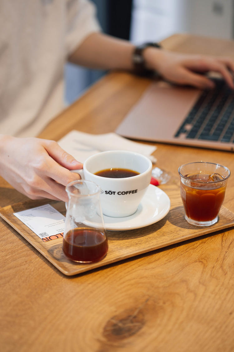 大阪城にほど近く、喧騒から離れた場所に。