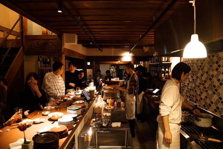 立ち呑みスタイルの焼酎酒場です☆