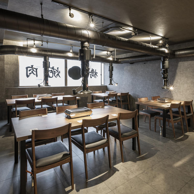 落ち着いた雰囲気の店内