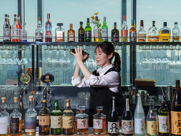 未経験からバー業務にチャレンジ可能！