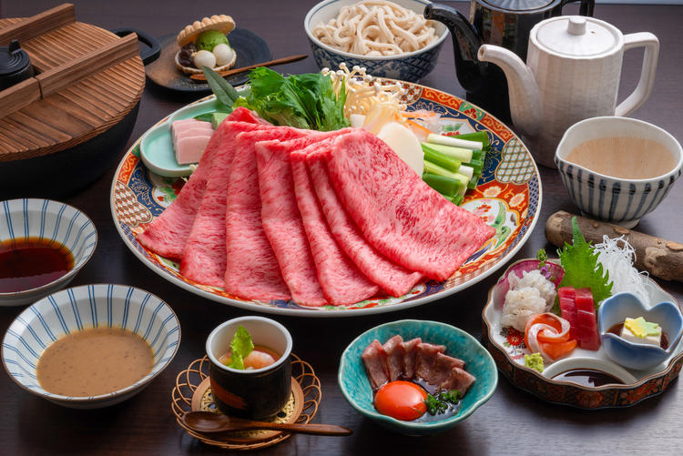 京の食文化、A5近江牛のすき焼き専門