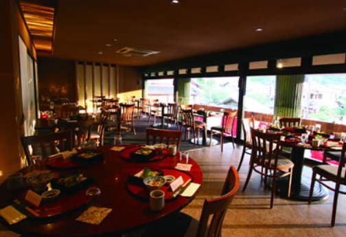 和の趣とモダンが融合した空間