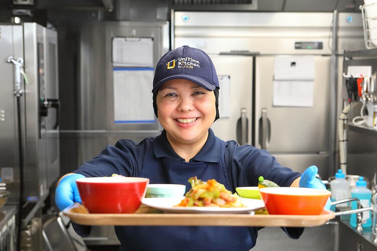 寮生へ健康的な食事を提供しています
