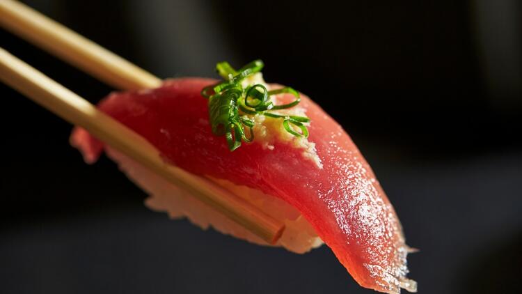 高級寿司店を運営する企業