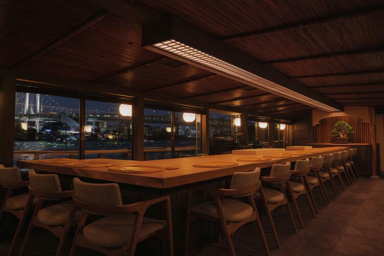 船の設備保守・点検や接客などをお任せ！