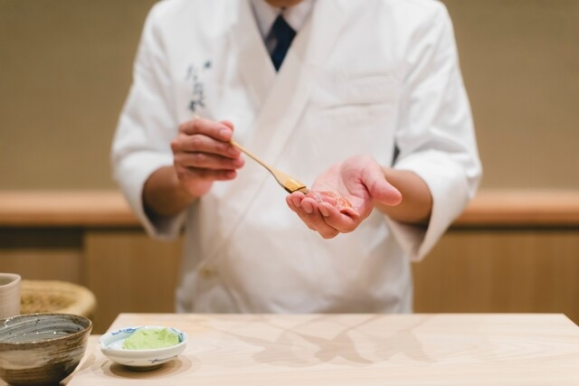 独自のルートで仕入れた魚を使用