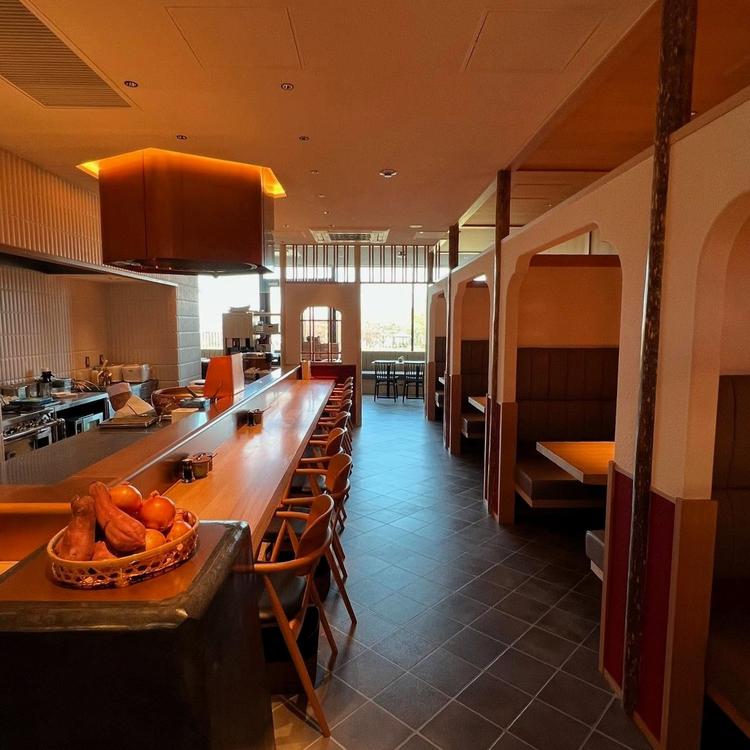 デザイン会社直営のおしゃれな店内