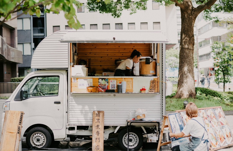 キッチンカーで働くスタッフを募集中！