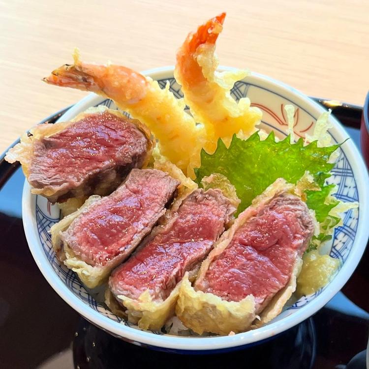 少し豪華な天丼が新メニューに