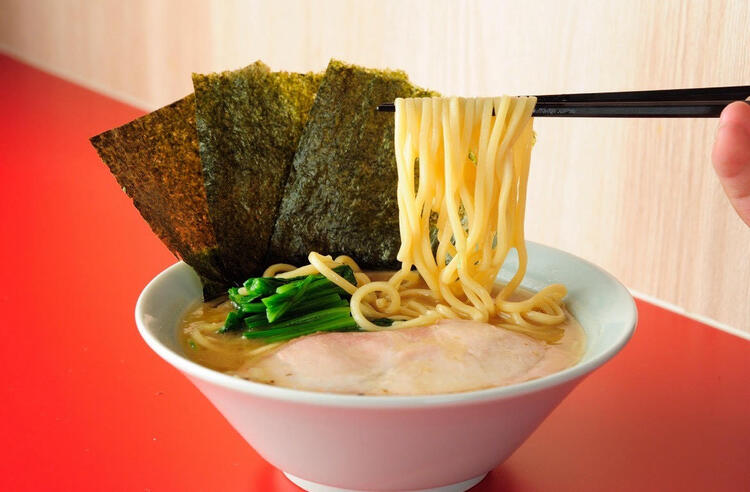 店炊きスープにこだわる家系ラーメン