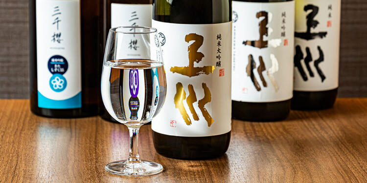 昼夜で変わるお店の雰囲気を楽しめる