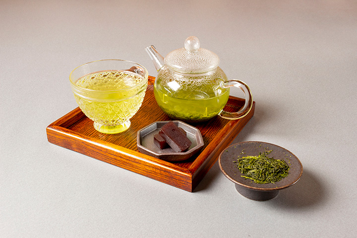 定食をより引き立てる日本茶も展開