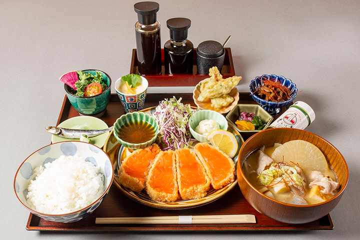 旅館の朝の“ワクワク”を御膳に！