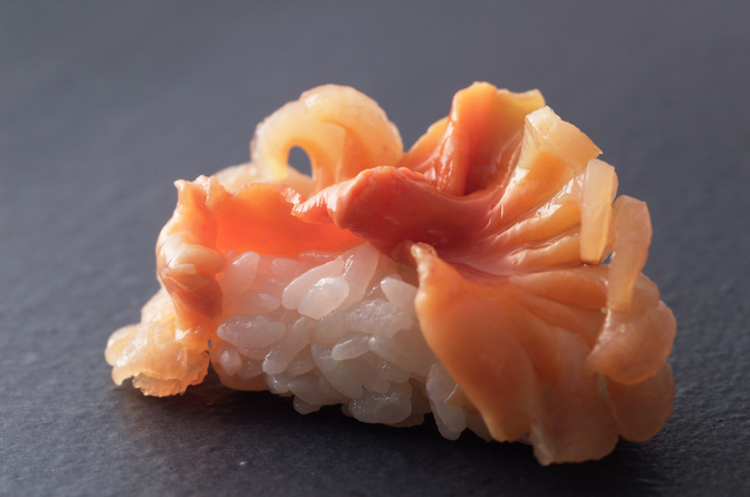 一貫一貫丁寧に握ります