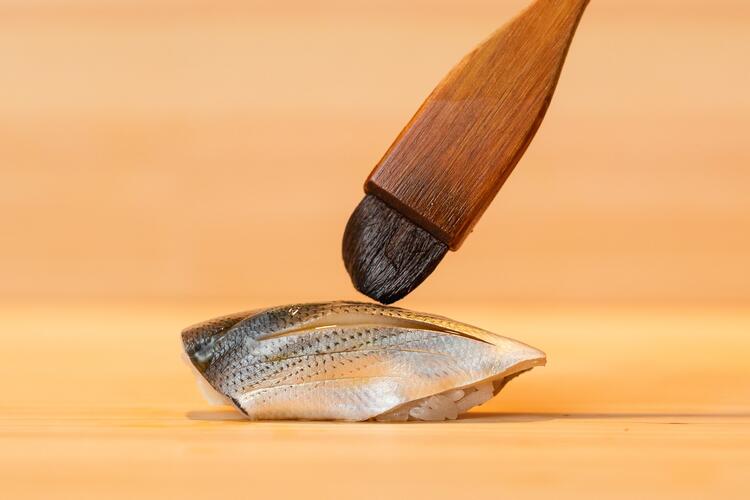 鮨とワイン・日本酒の知識を学べます