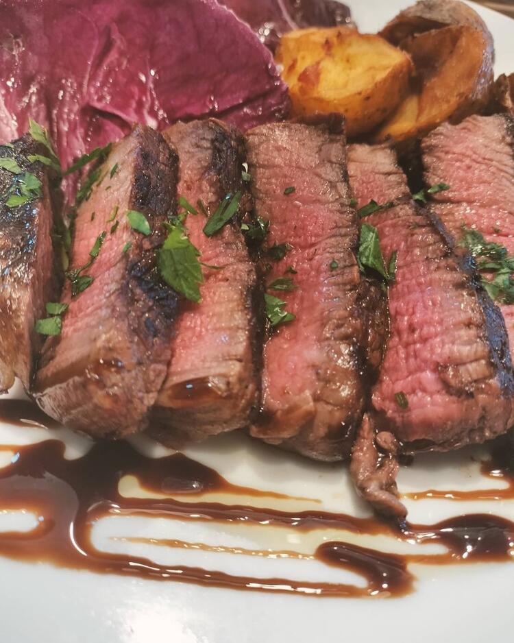 バルタイムは肉料理やおつまみが豊富◎