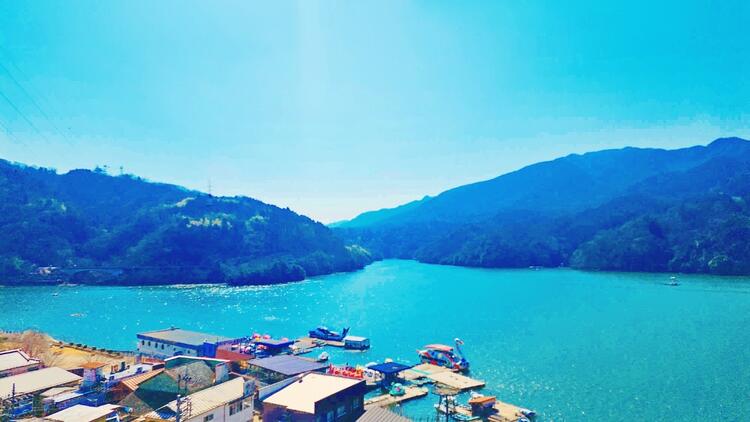 相模湖公園内のお店です