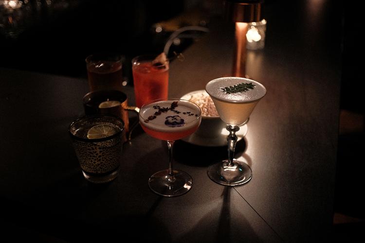 シグニチャーカクテルも豊富