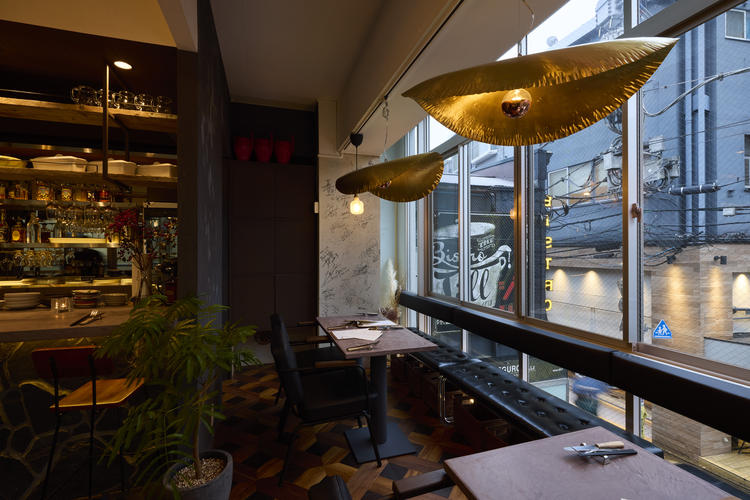 モダンで落ち着いた、おしゃれなビストロ