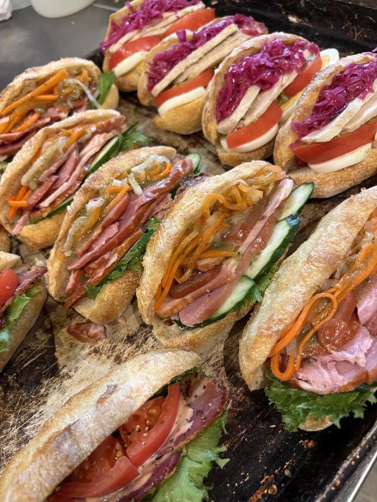 主婦（夫）さんたちが頑張っています！