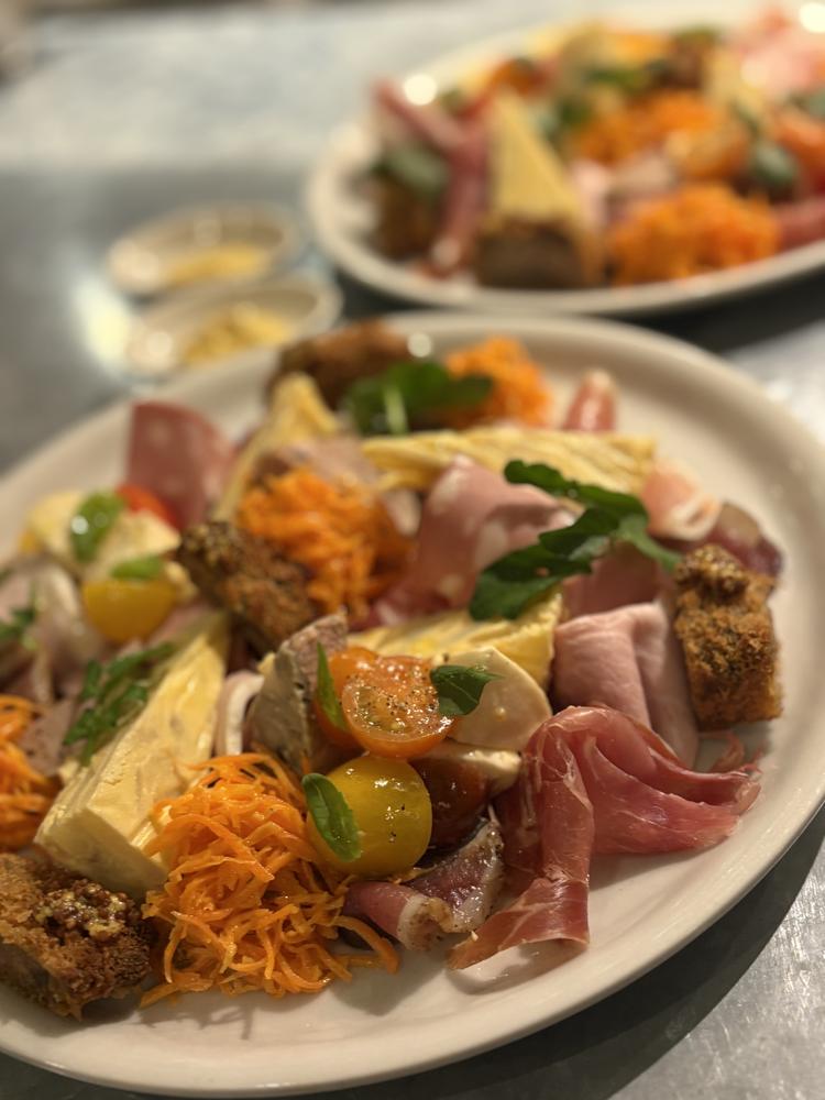 夜のミメはビストロになります