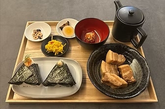 季節代わりの主菜を選べる薬膳定食