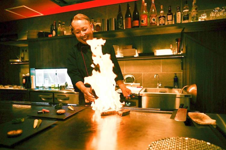 臨場感あるオープンキッチン