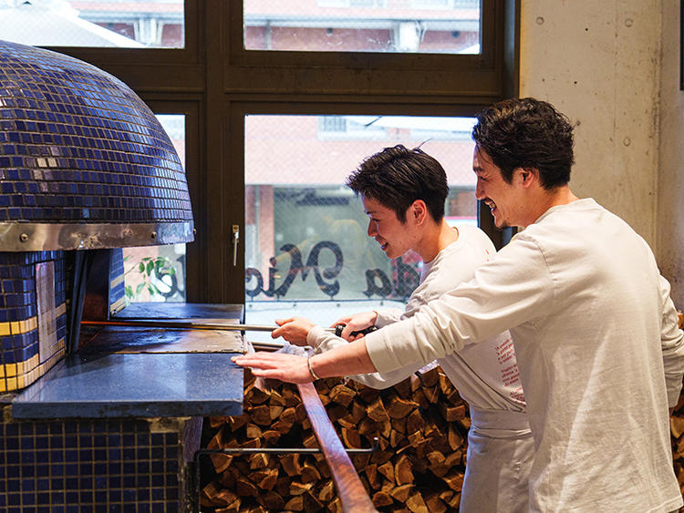 先輩がいつもそばにいるので未経験者も安心