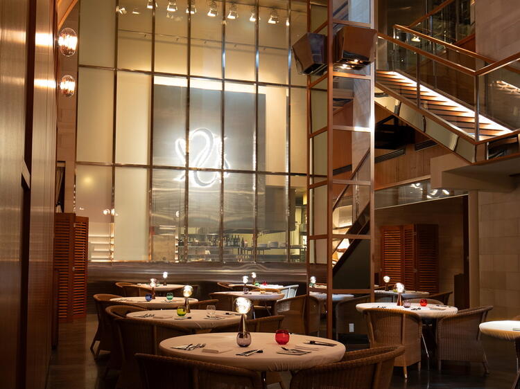 開放的な空間でお客様をおもてなし