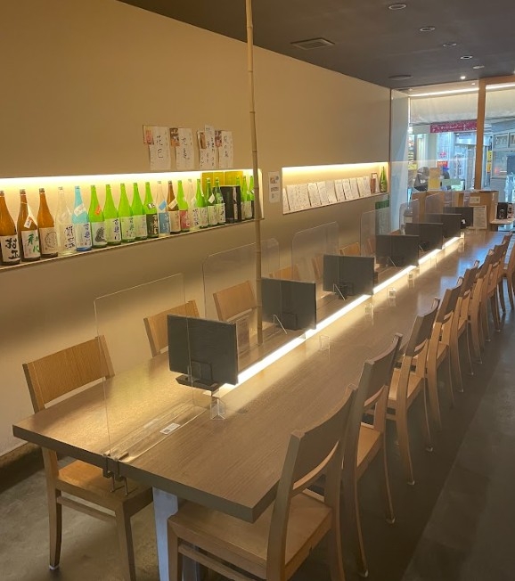 洗練された和モダンな店内。