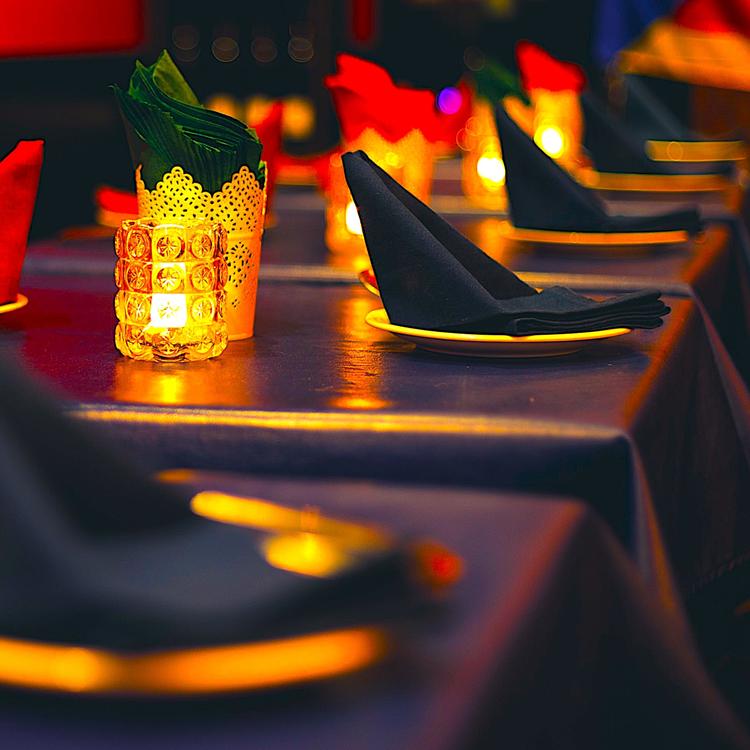 オーダー、挨拶はスペイン語で。