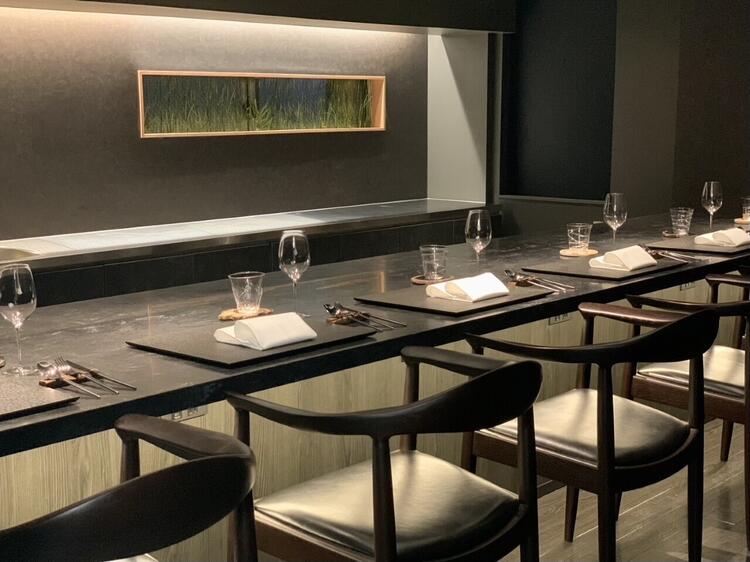 6席だけの上質空間で腕を振るう