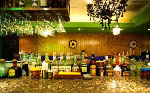 洋食経験者スタッフたちとともに腕を磨く★