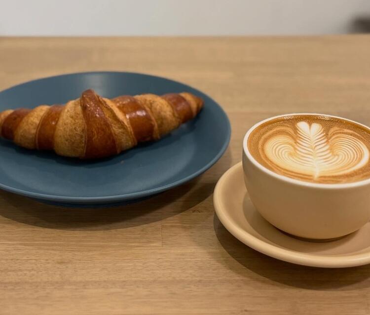 「Fits」のコンセプトをCafeで表現